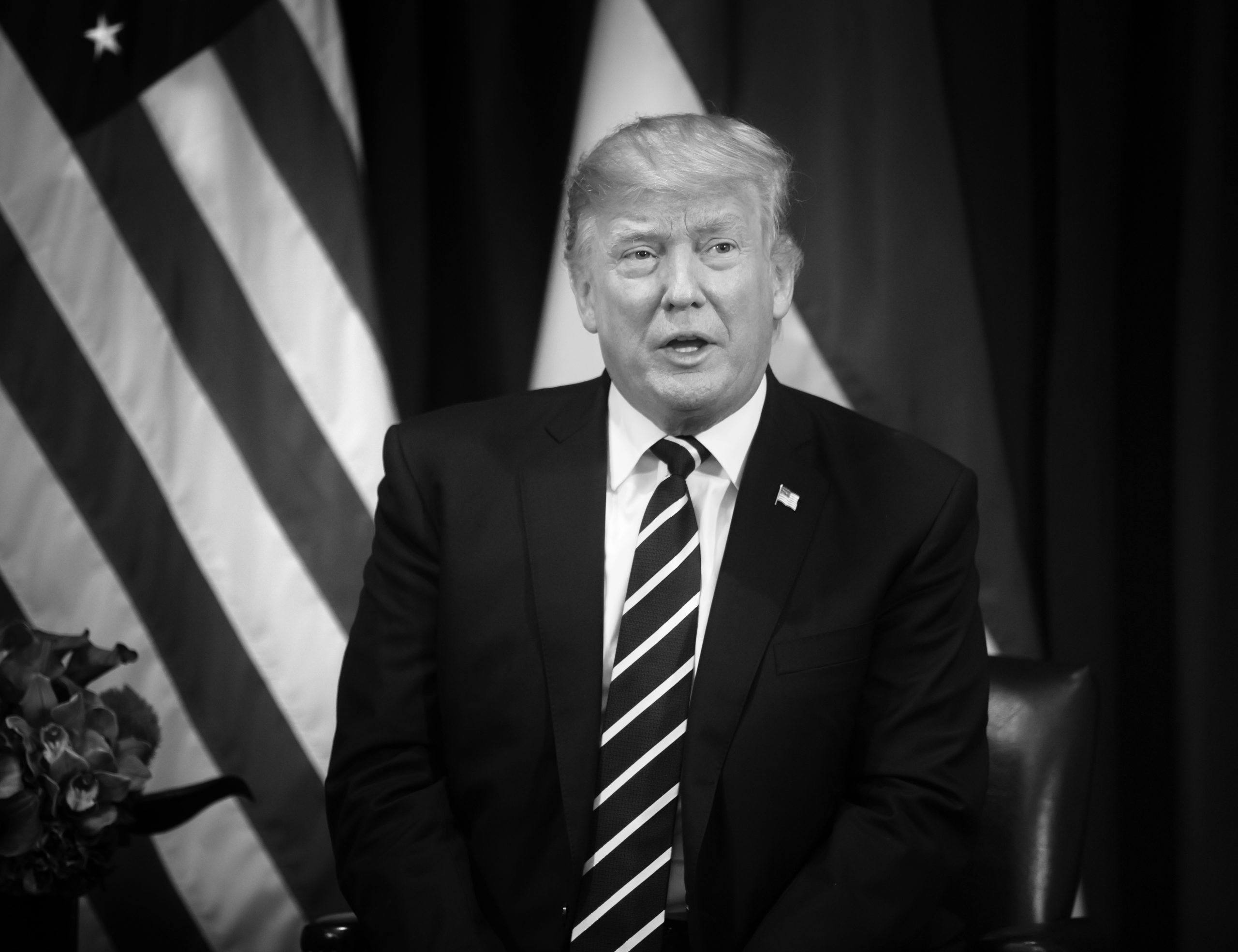 Trump’s WHCD Neck Photo Revives Health Questions at 80, With Limited Evidence