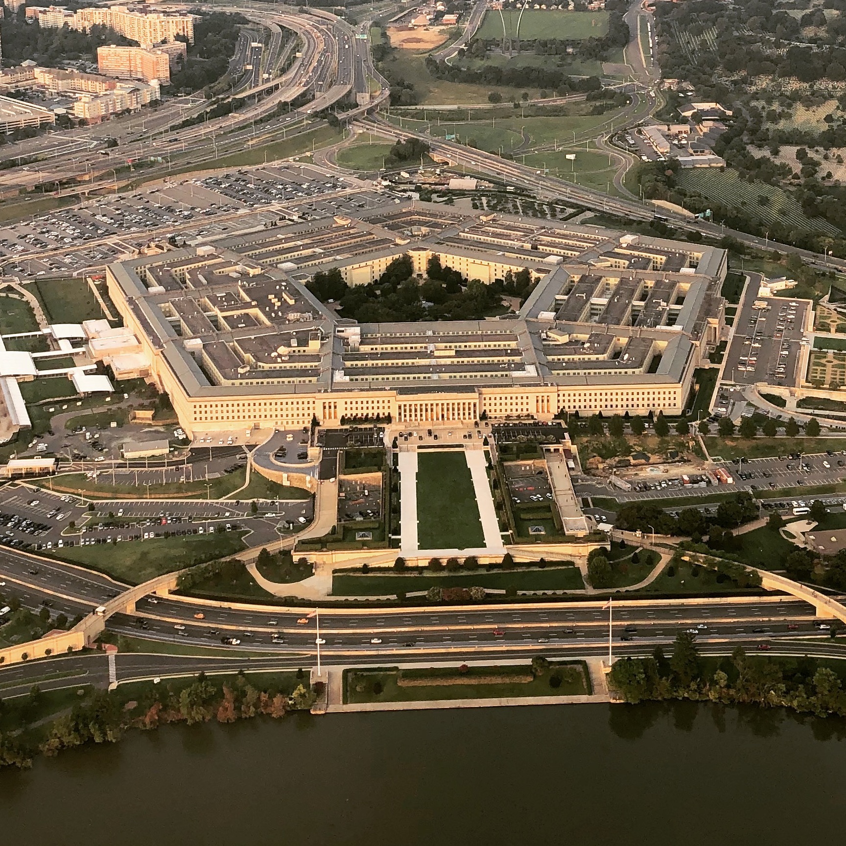 The Pentagon, Headquarters of the US Department of Defense (cropped)