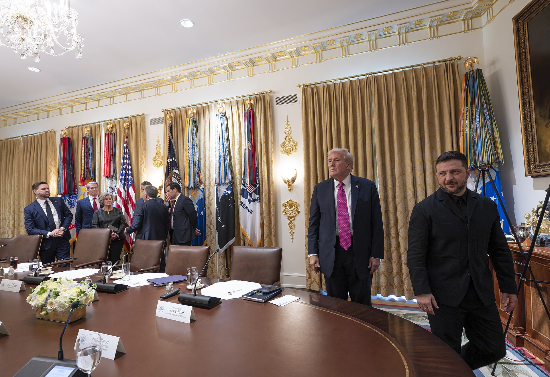 Donald Trump hosts a meeting with Ukrainian President Volodymyr Zelenskyy in the Cabinet Room of the White House on October 17, 2025 27
